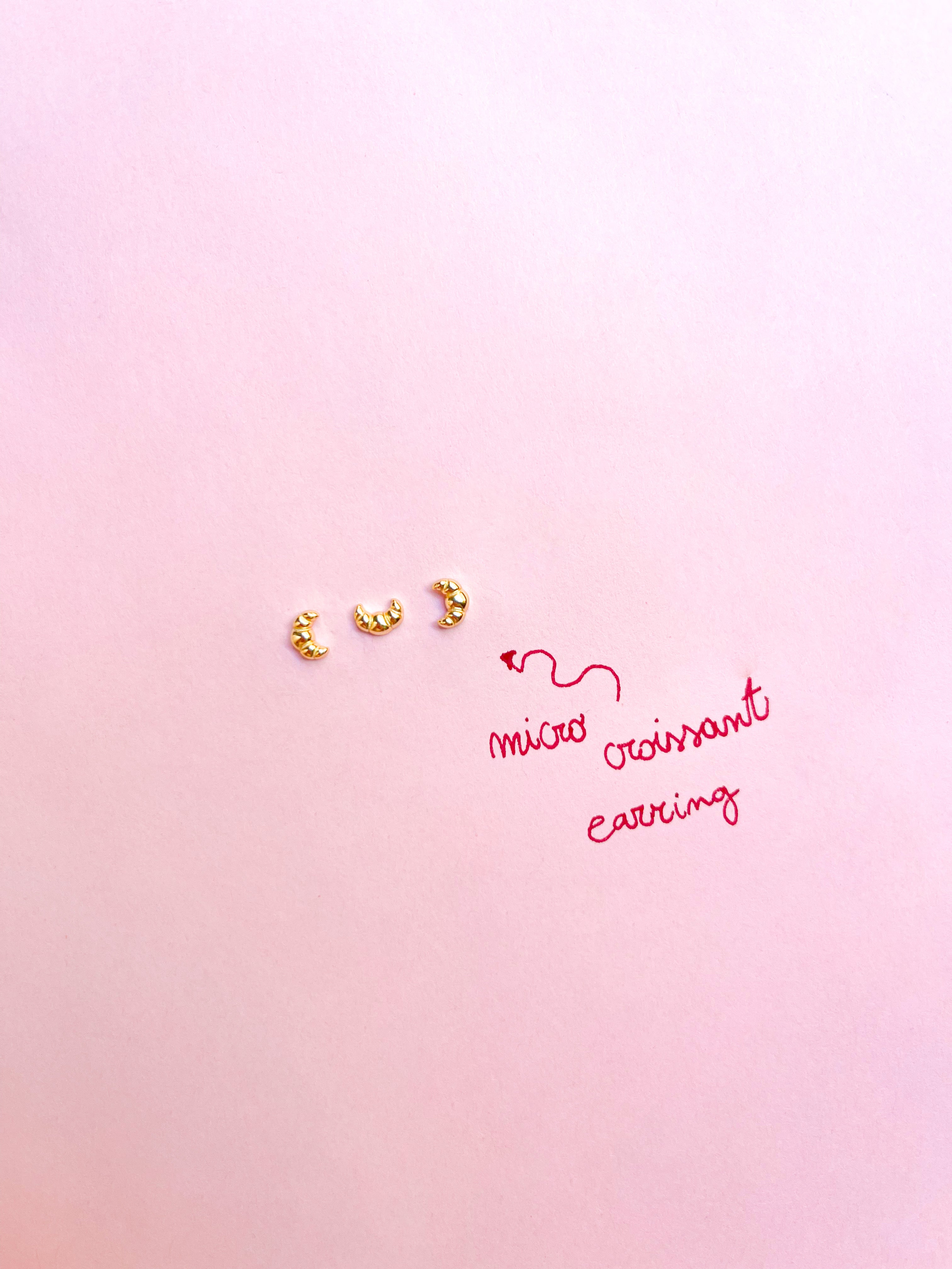 MICRO CROISSANT EARRING