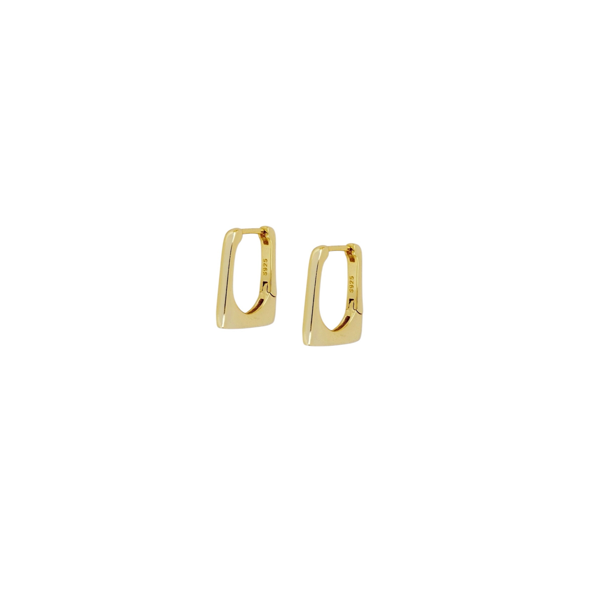 LUCY HOOPS