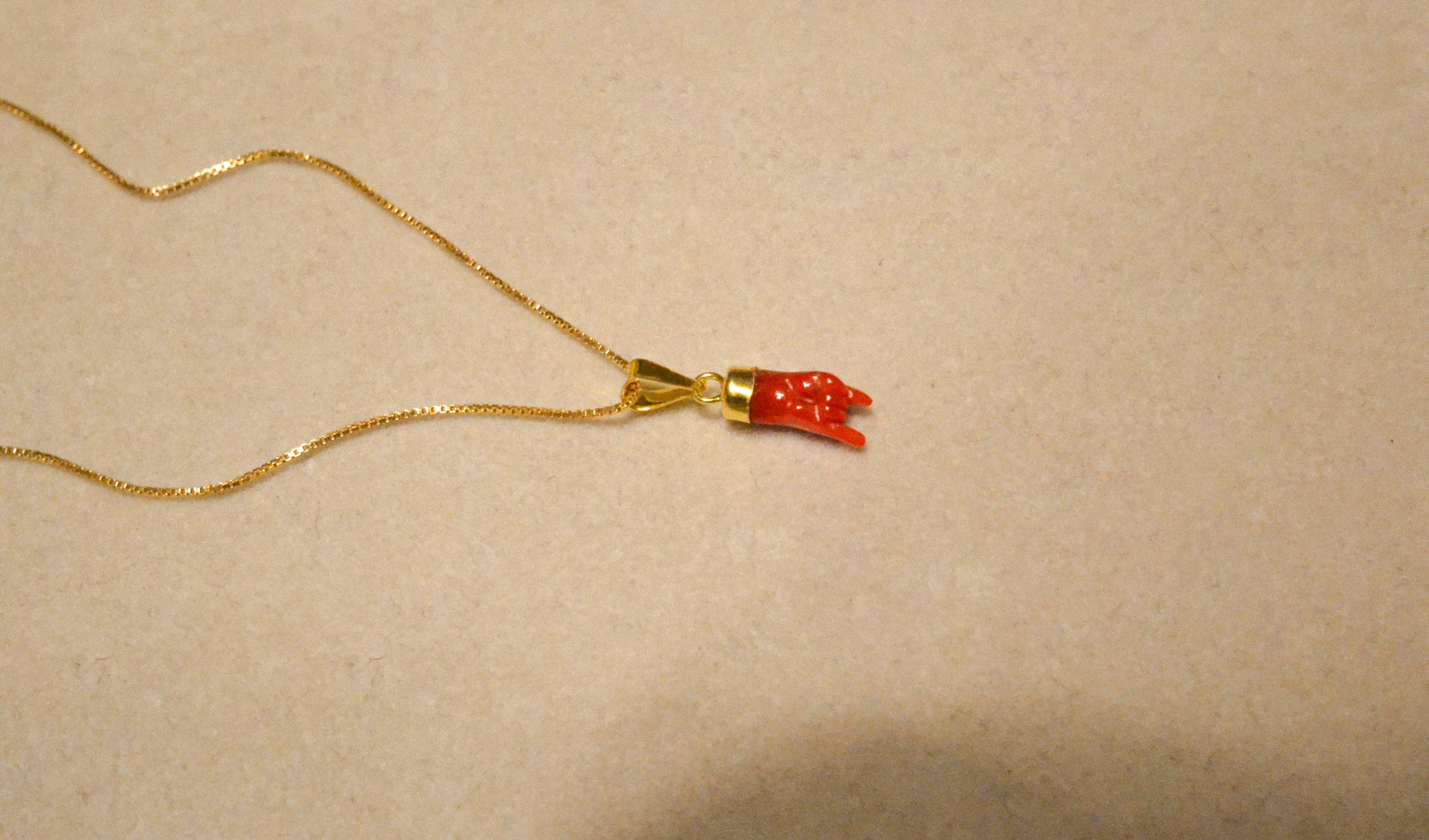 MICRO CORAL TIÈ PENDANT