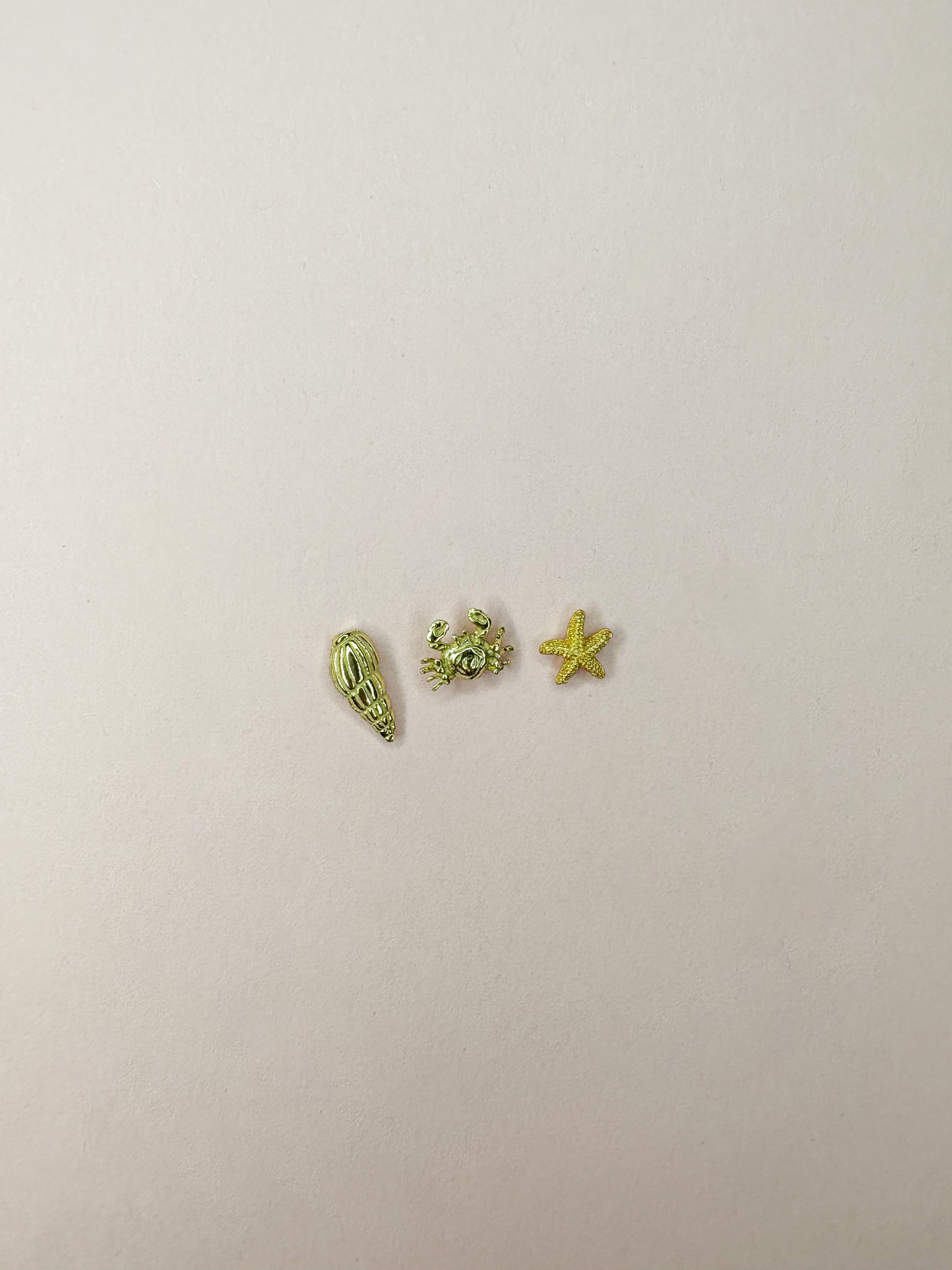 MICRO CRAB EARRING