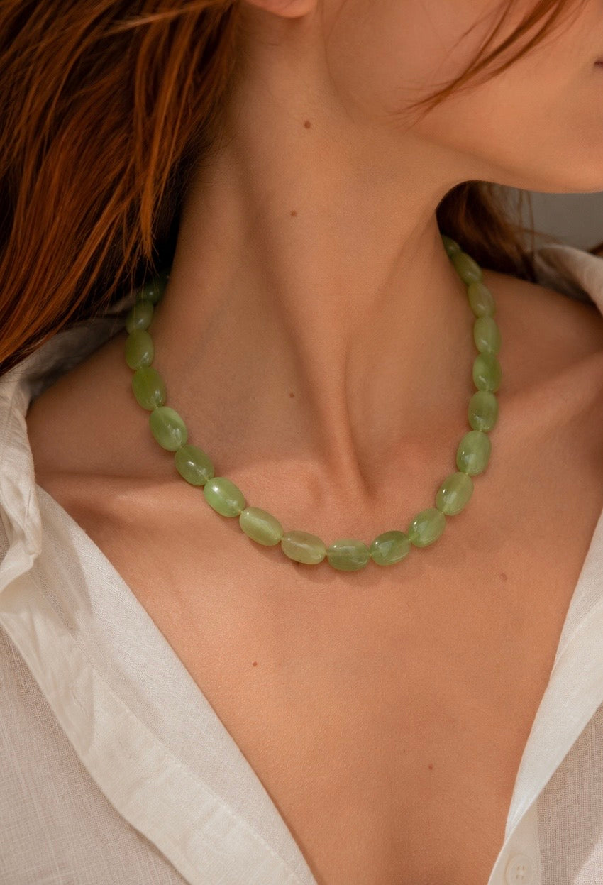 JADE NECKLACE OLIVE GREEN