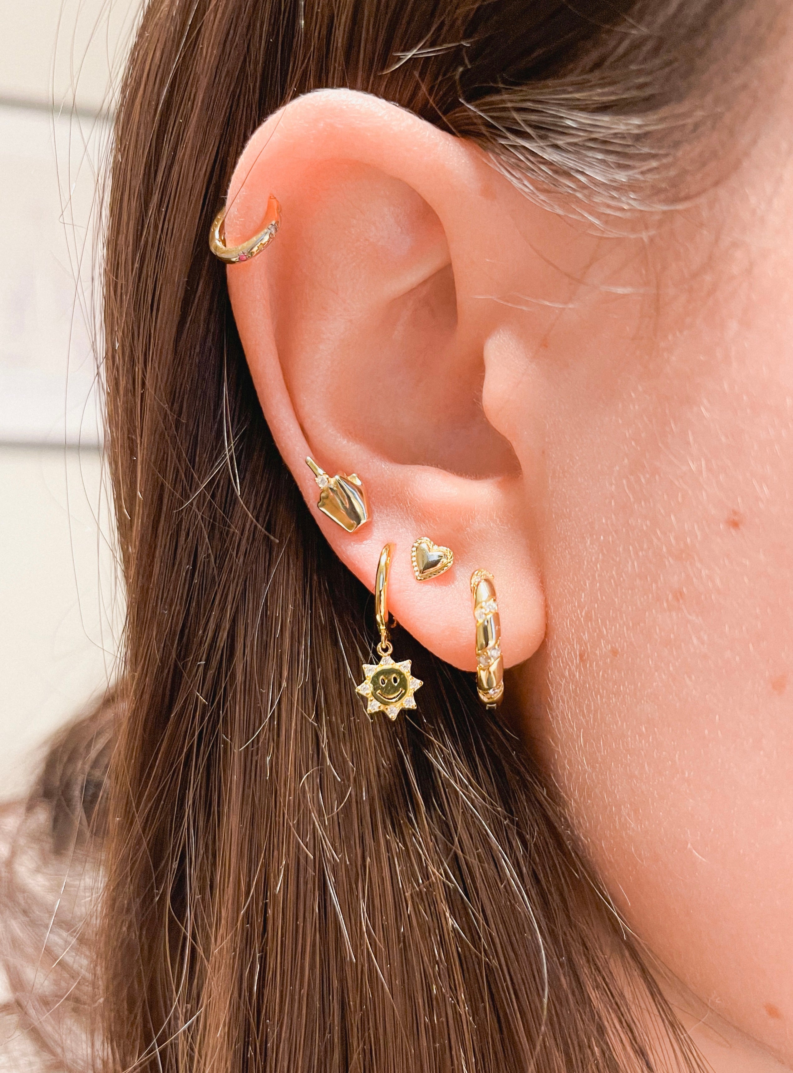 Orecchini A Clip Placcati Oro Con Cristalli – Modello Ester Di Bello London – Per Orecchie Non Forate, Misura 1.8x2.2 Cm