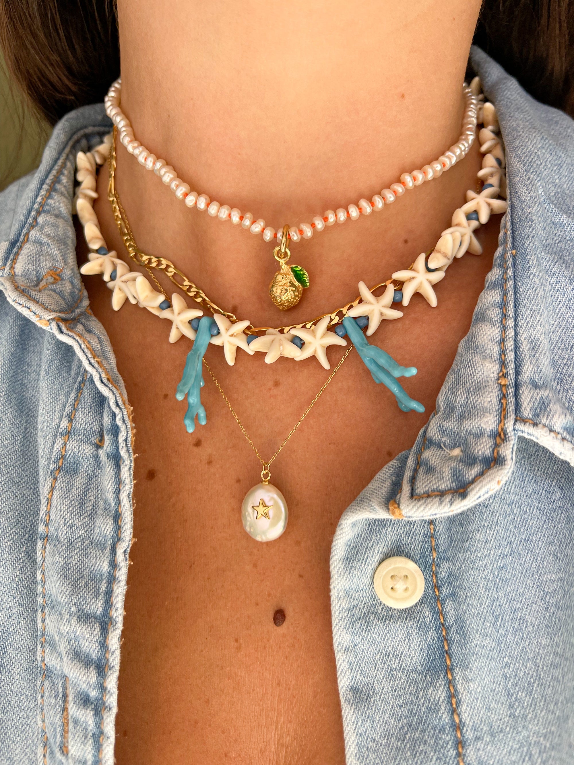 WHITE CORAMAR NECKLACE