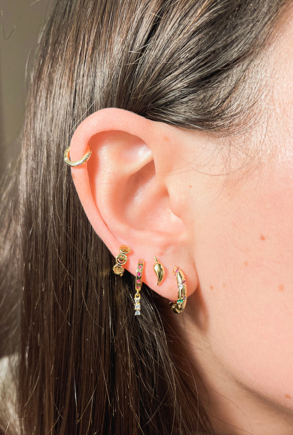COLORFUL ZIRCON TWIST HOOPS