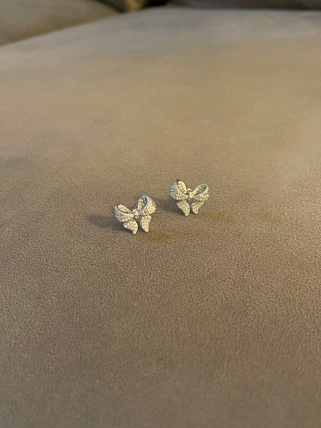BOW EARRINGS