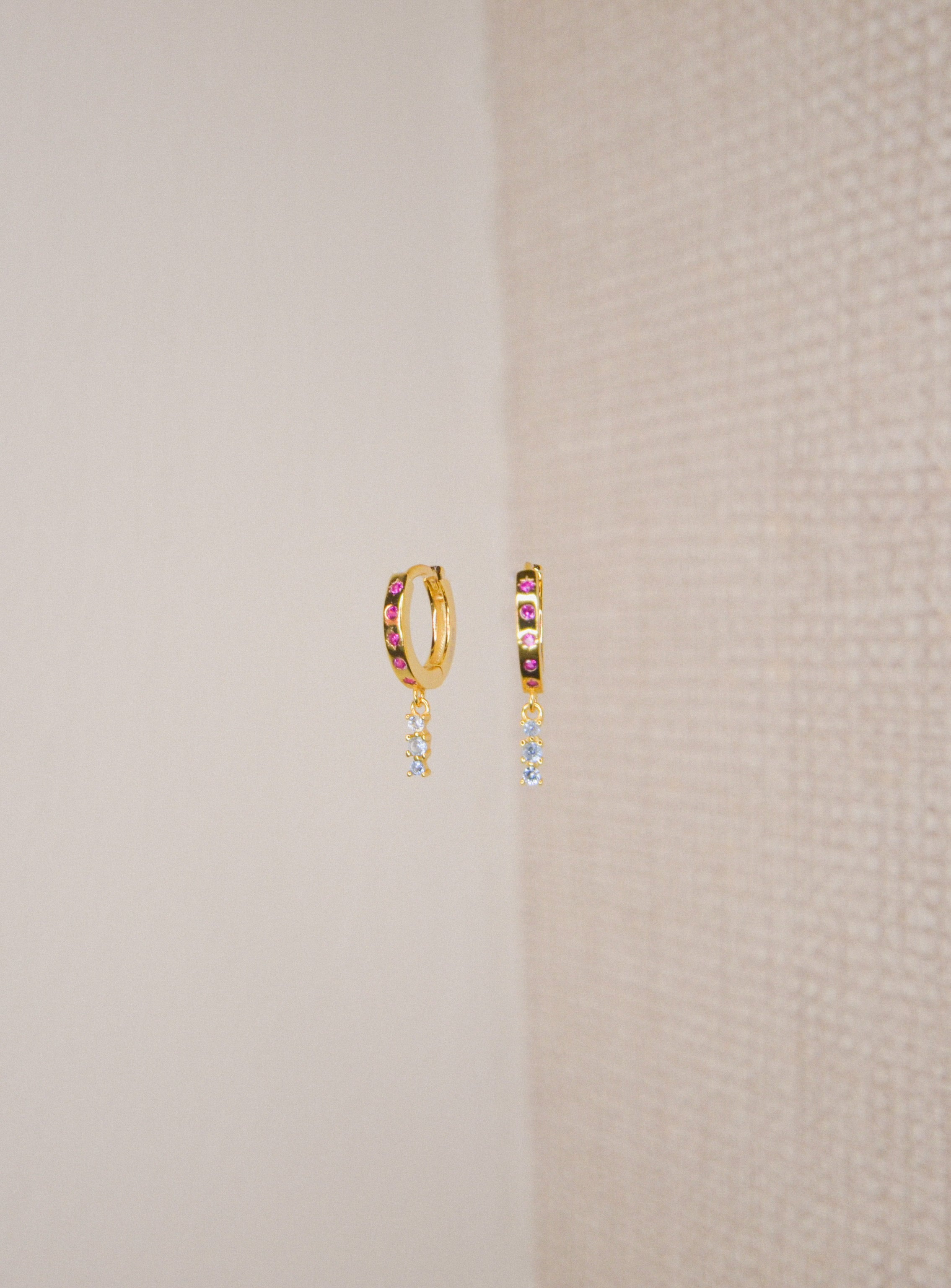 LILA MINI HOOPS
