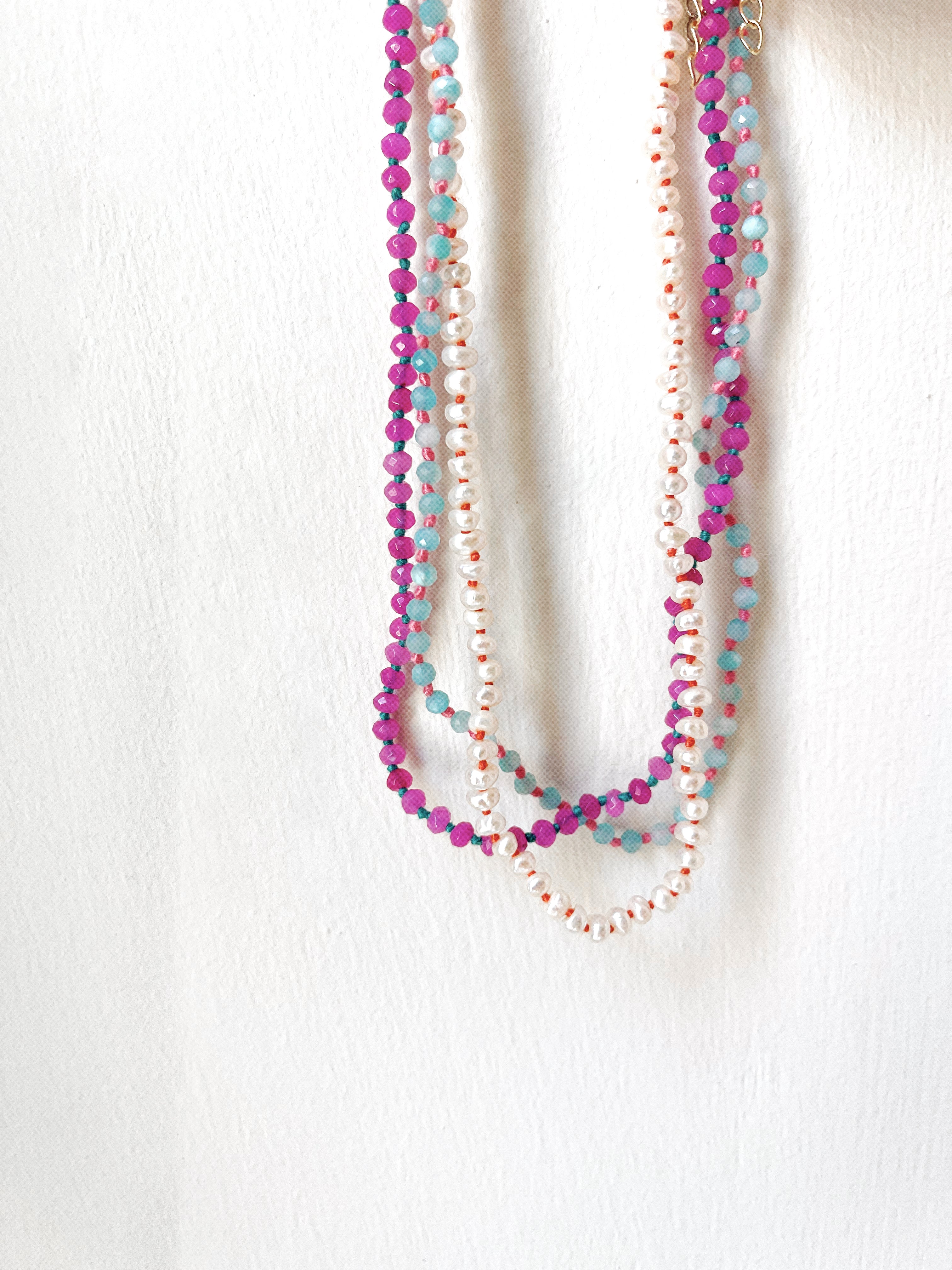 OLGA NECKLACE CALCEDONIA FUCSIA/FILO PETROLIO PRE-ORDINE