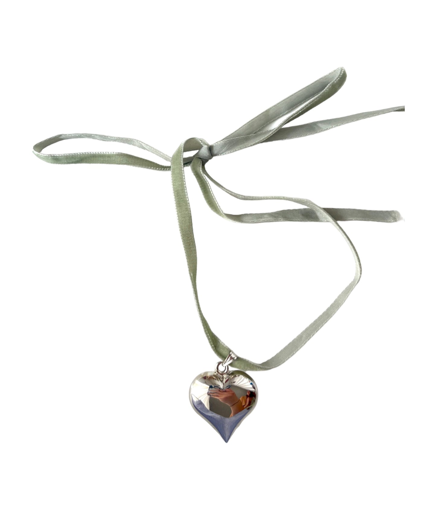 VELVET LOVE NECKLACE