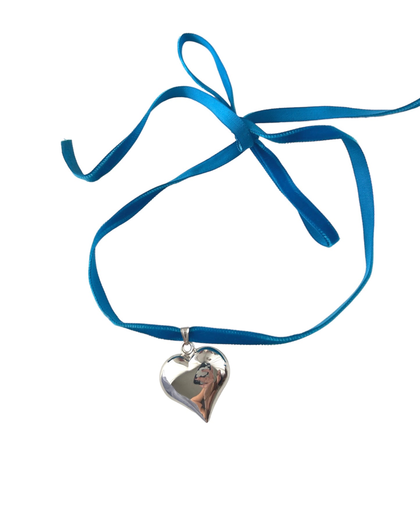 VELVET LOVE NECKLACE